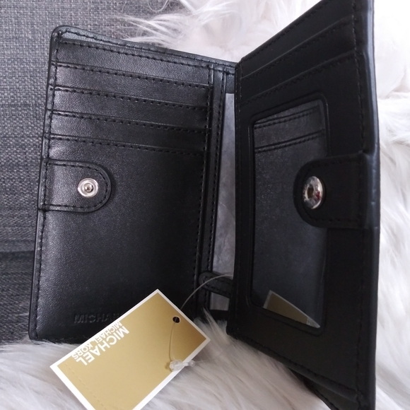 NEW MICHAEL KORS LEATHER MEDIUM SLIM WALLET - Picture 2 of 12